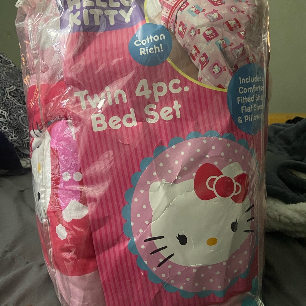 Twin pink Hello Kitty bed set
